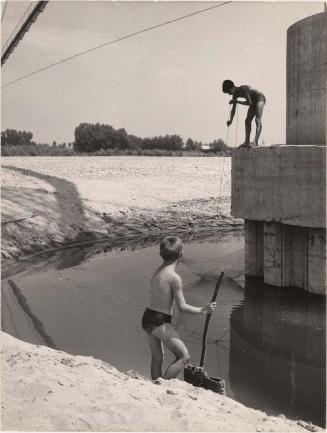 Giovani pescatori [Young fishermen], Cremona, Italy