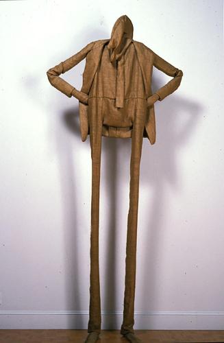 William King, Visitor, 1975, burlap over a metal armature, 114 x 54 x 26 inches (289.6 x 137.2  ...